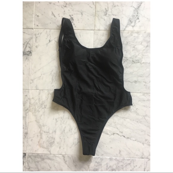 ❗️ONE LEFT❗️Trendy Black High Cut One Piece - Picture 3 of 6